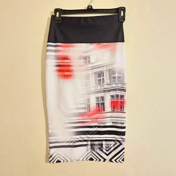 Dolce & Gabbana Mickey Mouse Pencil Skirt - Picture 2 of 4